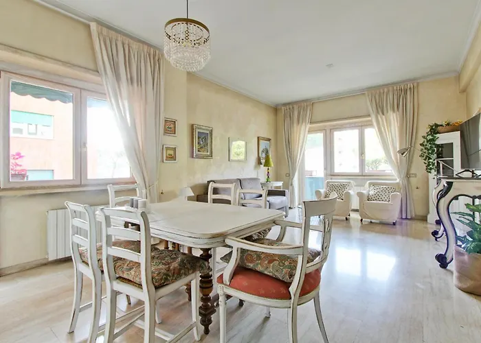 Elle House *